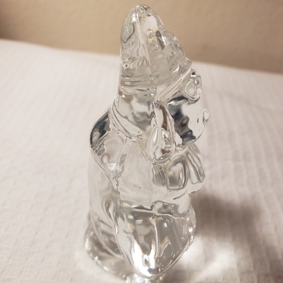 VTG Art Glass Clear Circus Clown Paperweight holding flower Collectible 4" - Picture 4 of 8